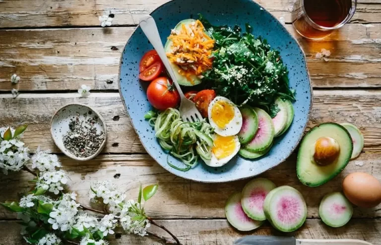 Dieta Low-Carb vs. Dieta Cetogênica: Qual é a Melhor Escolha ?